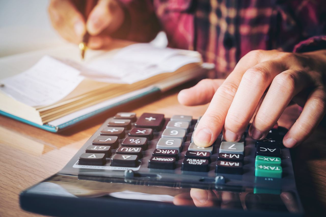 Calculating GST on a wall panel invoice
